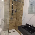 Anri 3* מוסטר