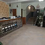 Anri מוטל