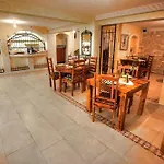 Anri מוסטר