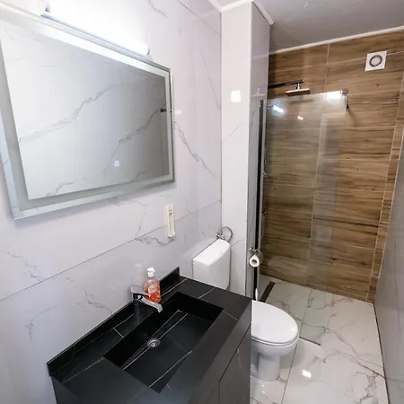Anri Motel 3*
