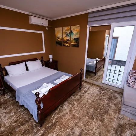 Anri Motel 3*