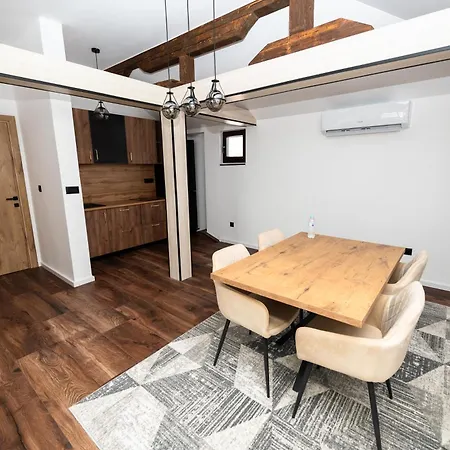Anri Motel 3*