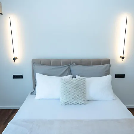 Anri Motel 3*